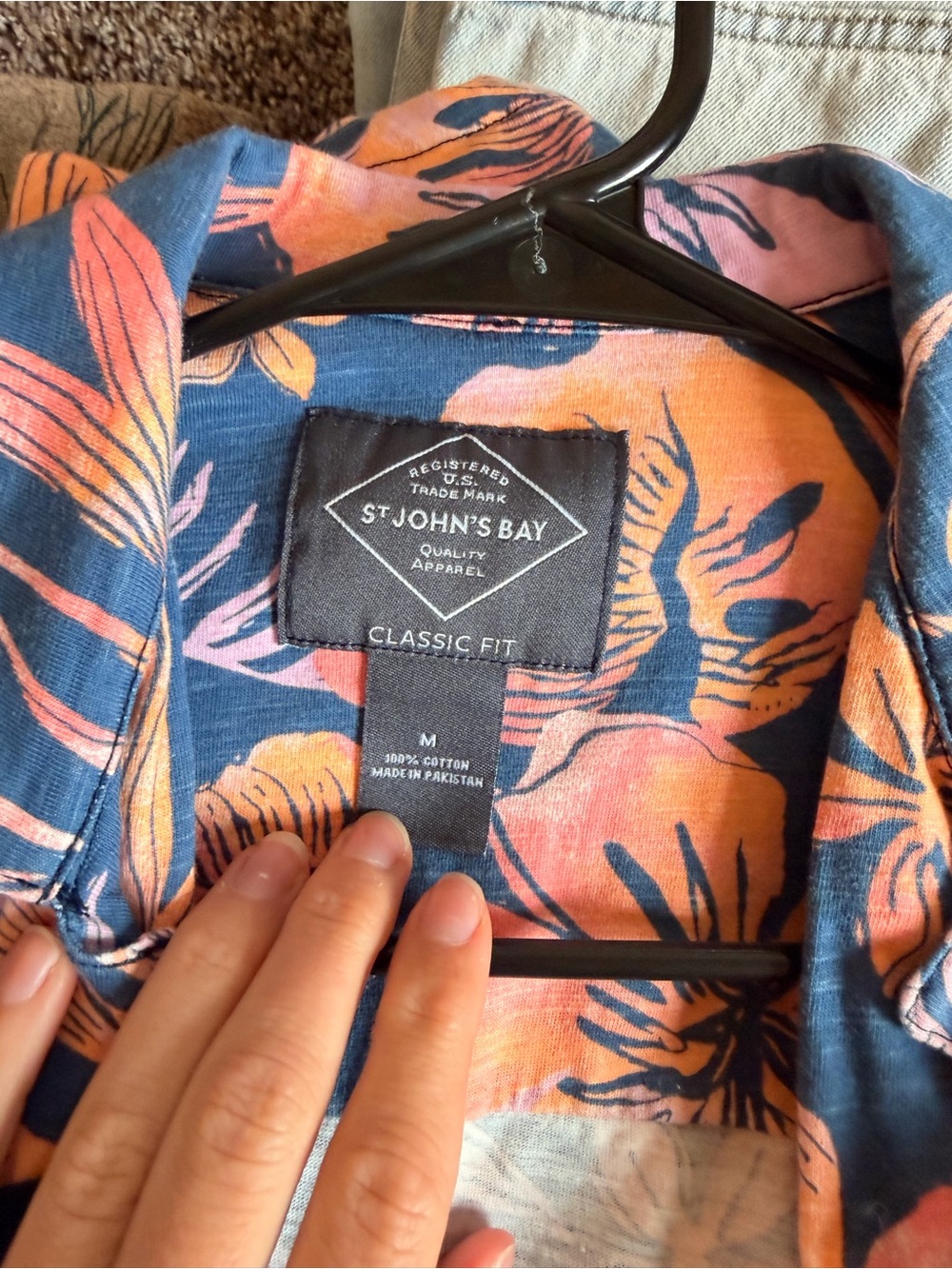 St John’s Bay Women’s Hawaiian Floral Short Sleeve Button Up 100% cotton - Picture 4 of 7